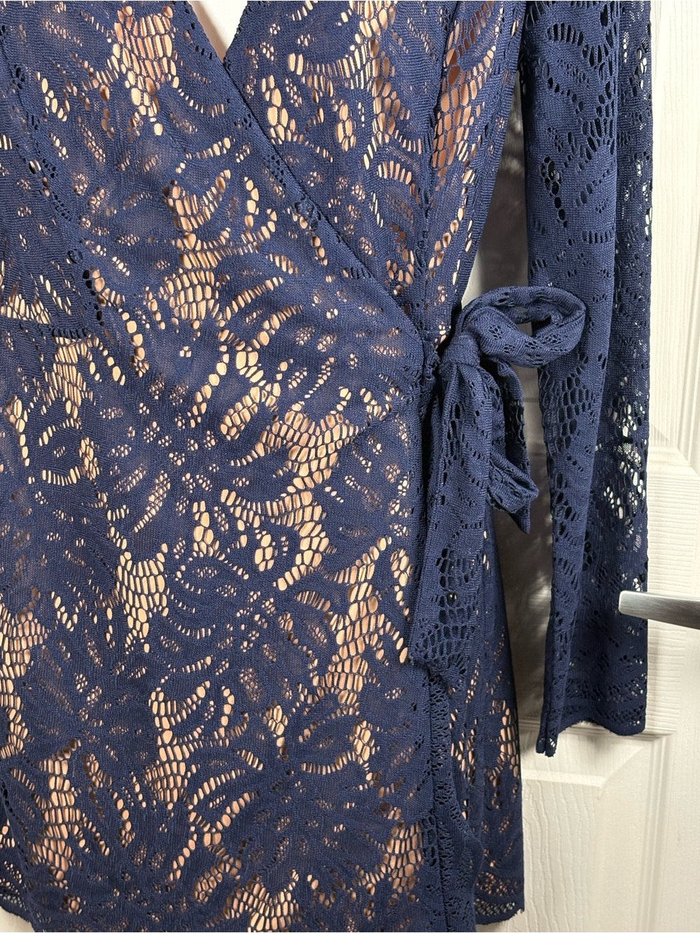 Lilly Pulitzer Romper Medium Tiki
Lace Wrap Navy Beach Resort Cruise - Picture 5 of 11